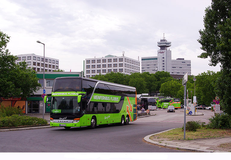 Meinfernbus Setra Doppeldecker S 431 DT in Berlin am ZOB