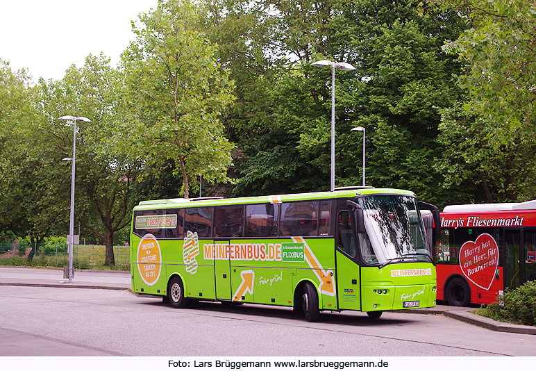 Ein Foto von einem Meinfernbus in Hamburg am ZOB - Bova Futura FHD 127.365