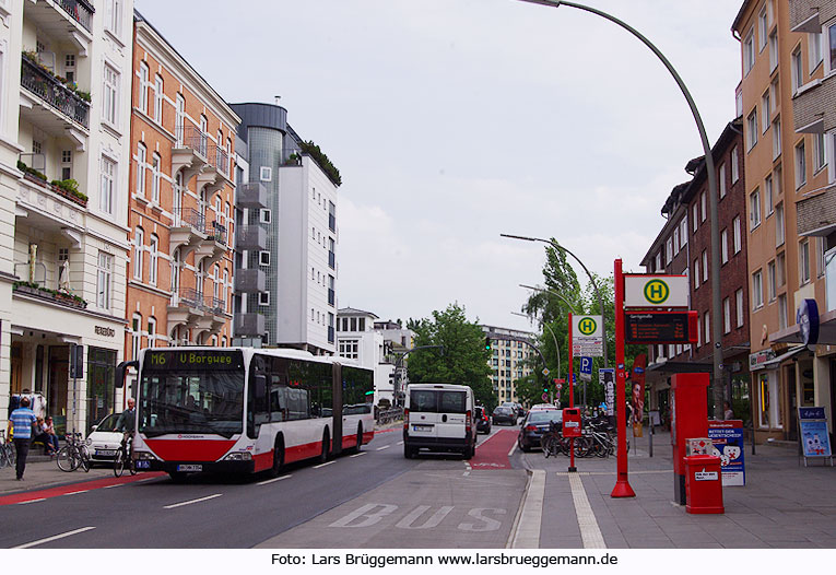 Hamburg Bushaltestelle Gertigstraße im Mühlenkamp nach dem Umbau zur Busbeschleunigung