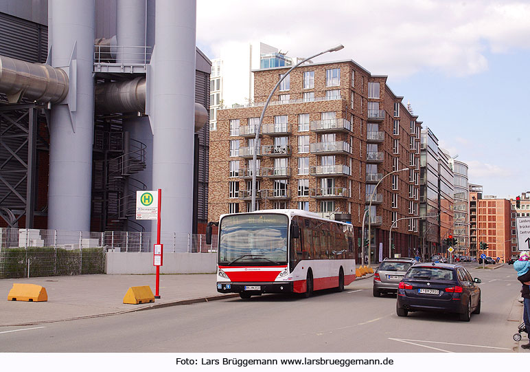 Van Hool Bus auf der Buslinie 111 in der Hafencity