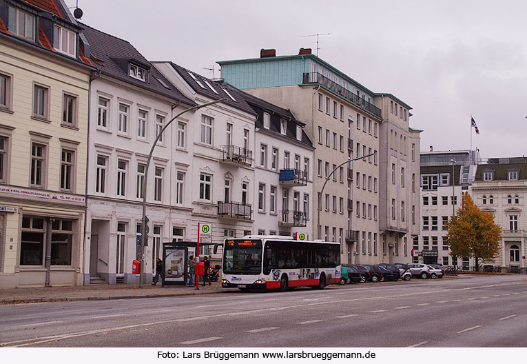 Bus Haltestelle Altona Rathaus in Hamburg - Buslinie 112