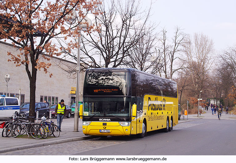 Ein Postbus in Berlin