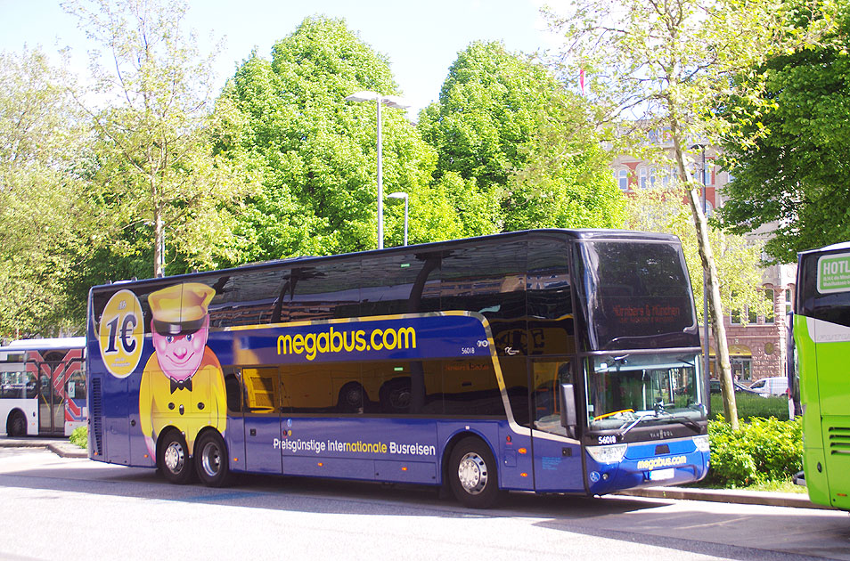 Foto ein Fernbus von Megabus auf dem Hamburger ZOB