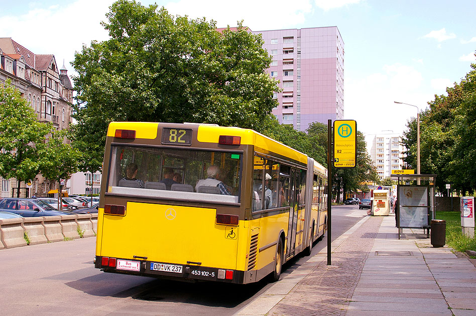 Bus in Dresden - Haltestelle Bönischplatz - Pfotenhauerstraße