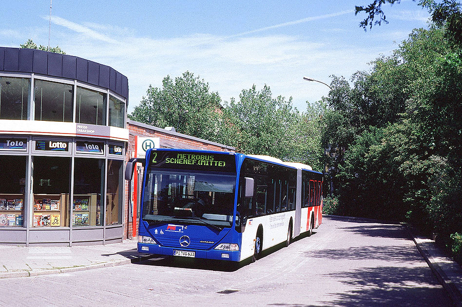 Ein PVG Bus am Schenefelder Platz