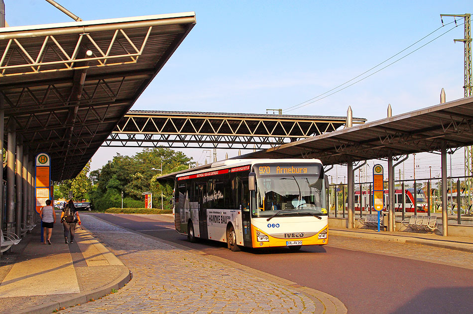 Ein Bus vom Stendalbus auf dem ZOB in Stendal am Bahnhof Stendal
