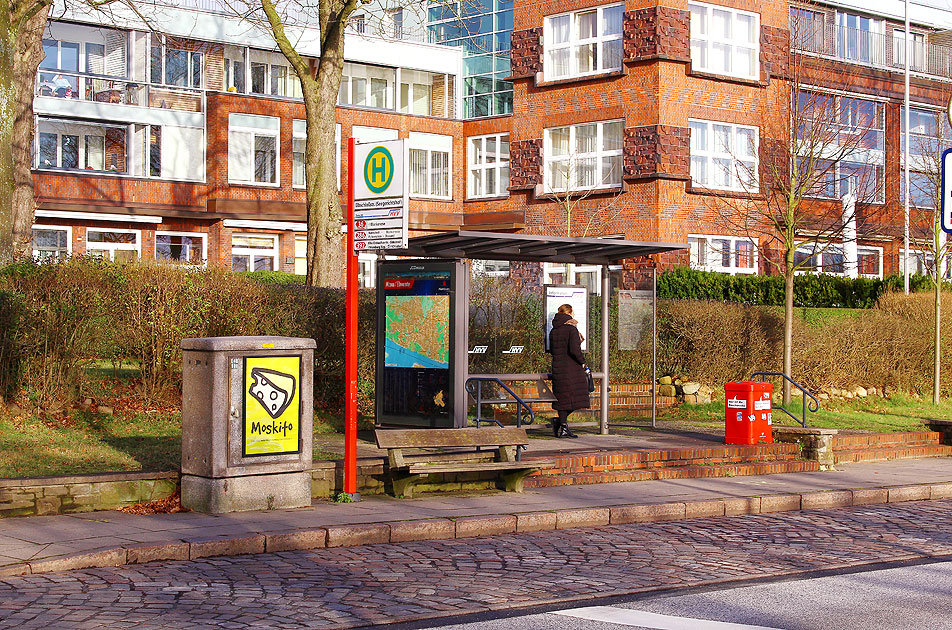 Die Bushaltestelle Elbschloßstraße in Hamburg-Nienstedten