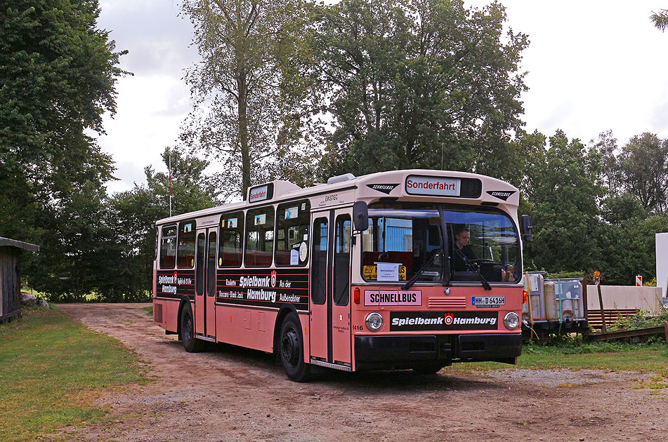 Der HOV Museumsbus 6416 im Himmelmoor auf einer Sonderfahrt