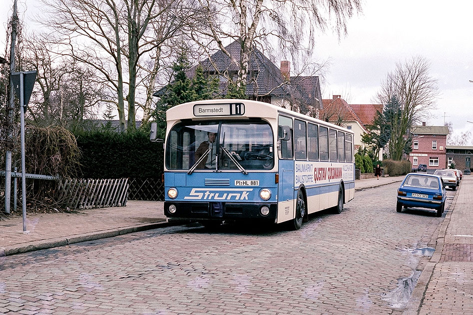 Strunk Bus in Barmstedt nahe dem Bahnhof