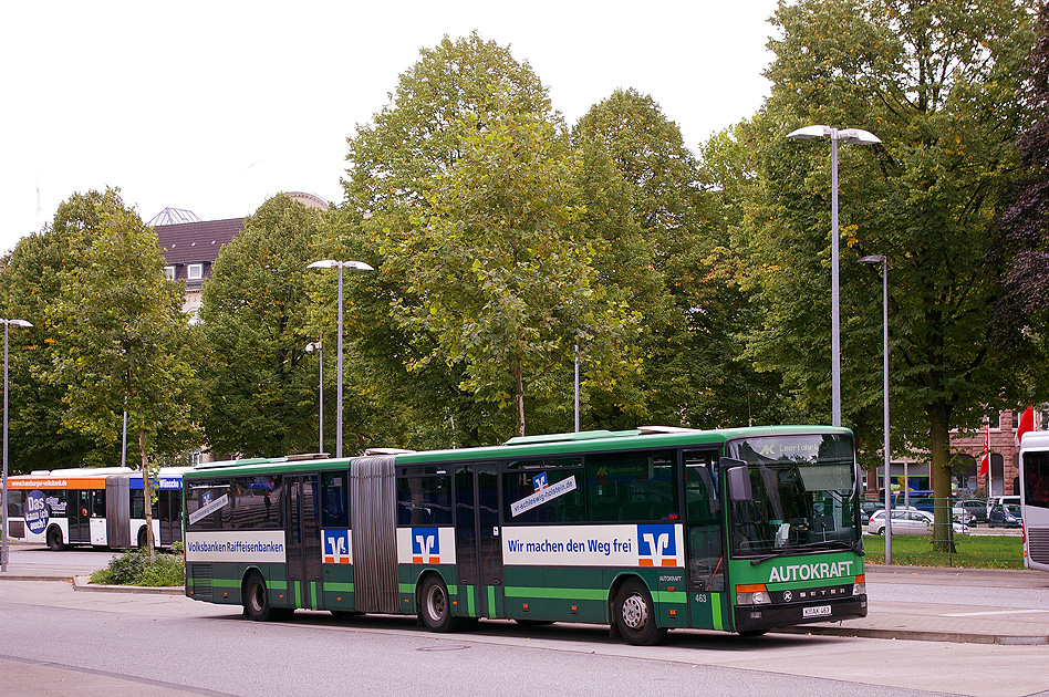 Ein Autokraft Bus in Hamburg auf dem ZOB - ein SETRA SG 321 UL