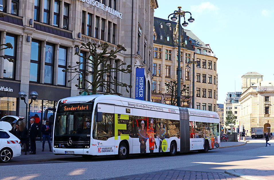 Der VHH Werbebus 2424 f&uuml;r die Hamburger Energiewerke