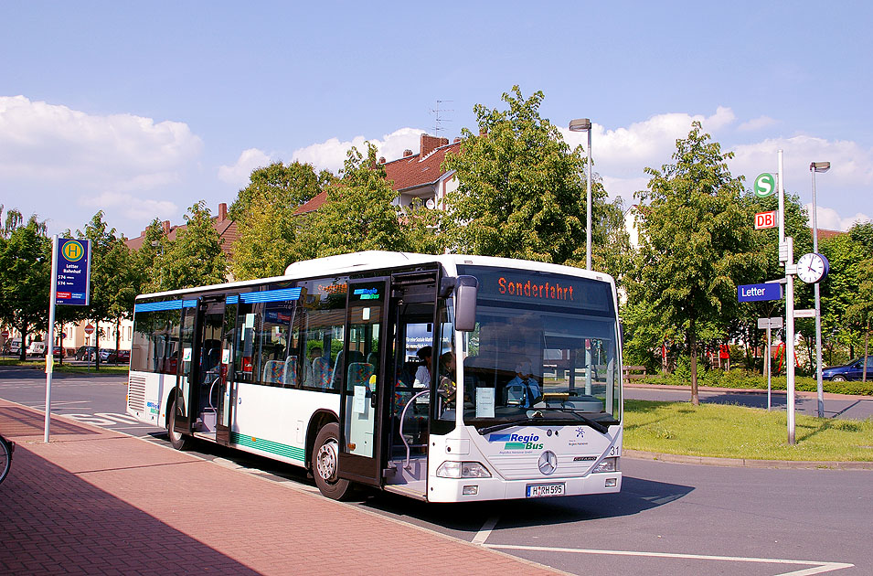 Ein Citaro Bus von Regio Bus am Bahnhof Letter in Niedersachsen