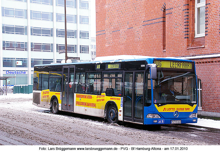 Ein PVG Bus am Bahnhof Hamburg-Altona