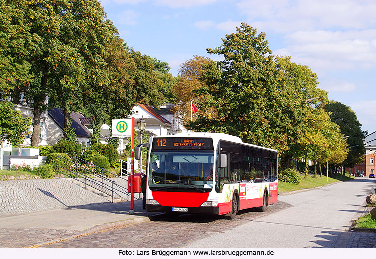 Die Endhaltestelle Neumühlen / Övelgönne der Buslinie 112 in Hamburg