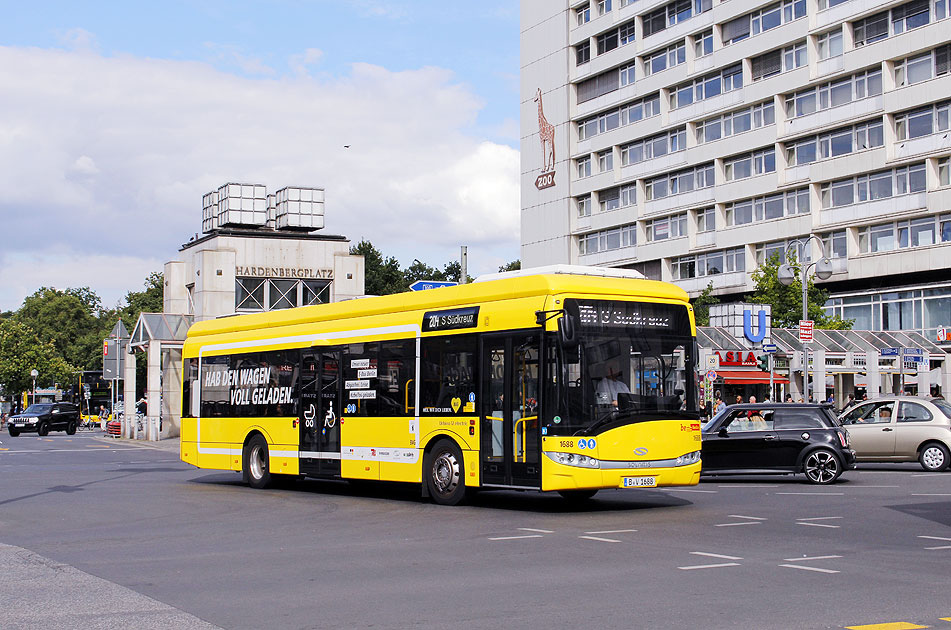 Mit Elektromobilität durch Berlin: Der Elektrobus der BVG in Berlin am Bahnhof Zoo auf der Linie 204