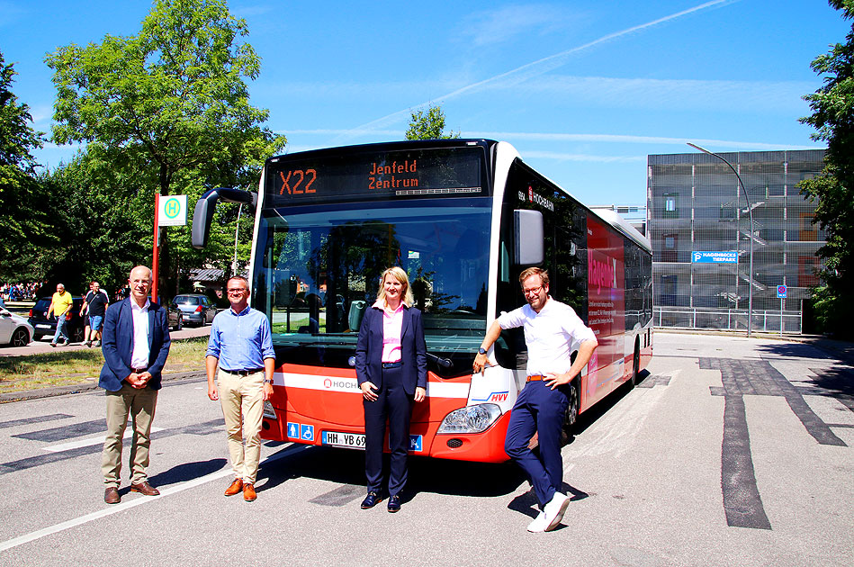 Die neue Buslinie X22 in Hamburg mit Anjes Tjarks