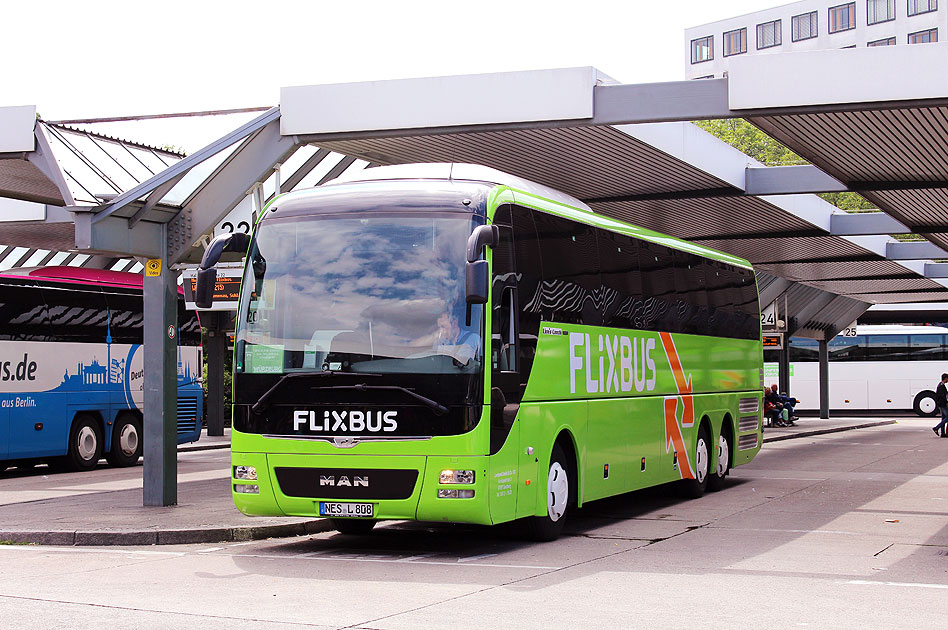 Flixbus auf dem ZOB in Berlin - Fernbus