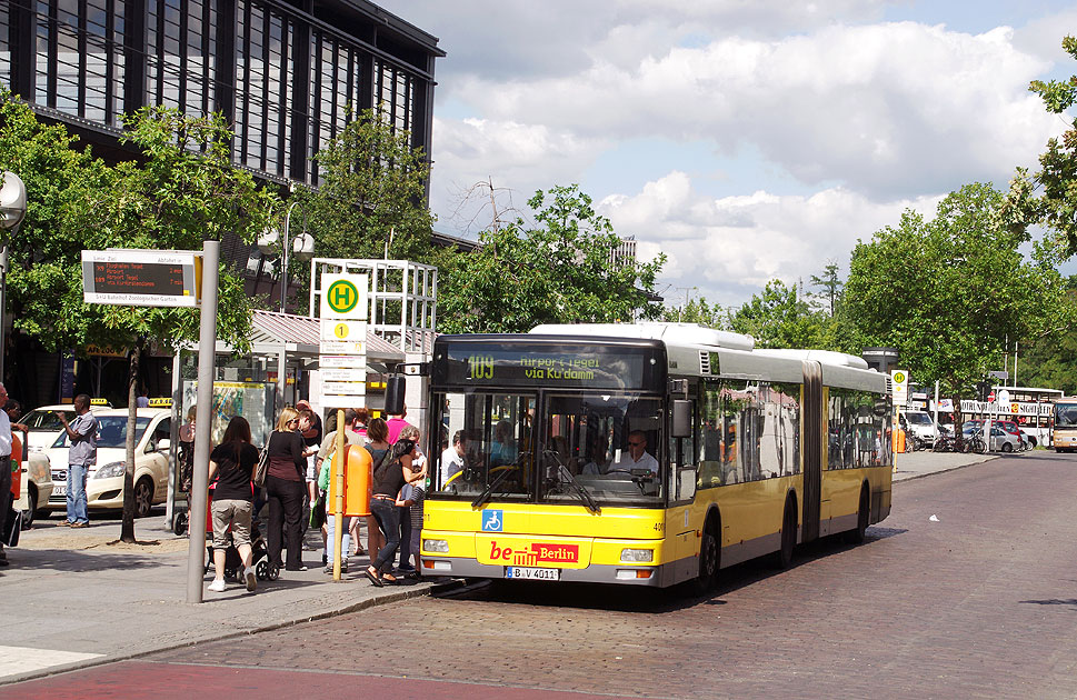 Bus am Bahnhof Berlin Bahnhof Zoo