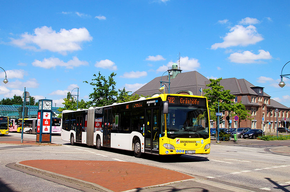 Ein Bus von Bremerhavenbus am Hauptbahnhof in Bremerhaven