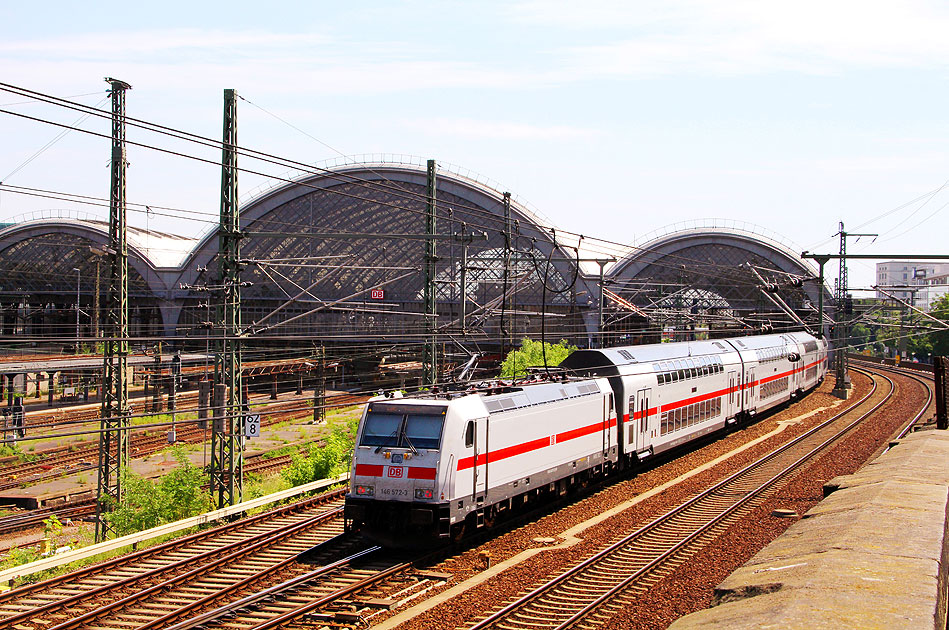 DB Baureihe 146 mit Doppelstock IC in Dresden Hbf