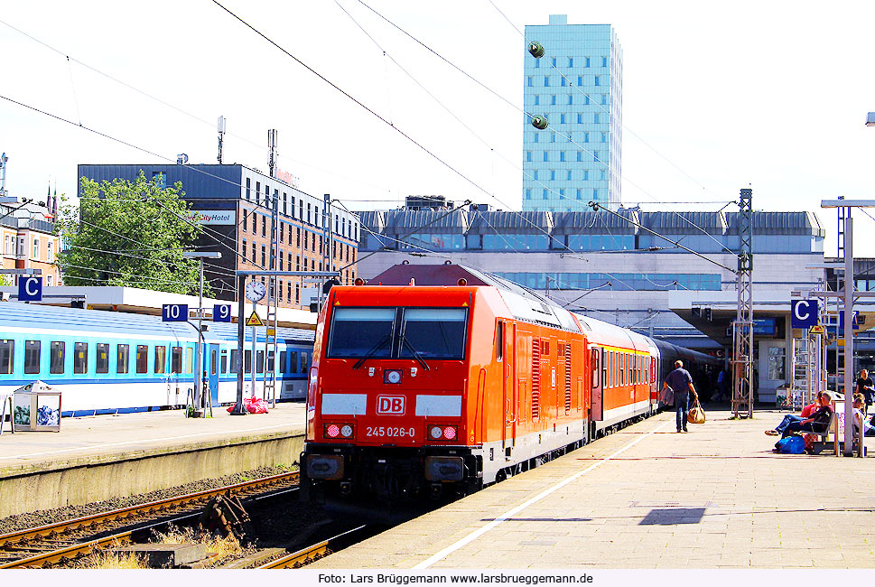 DB Baureihe 245 im Bahnhof Hamburg-Altona