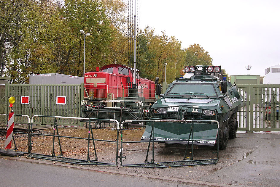 Die Castor Umladestelle in Dannenberg mit einer 295 und einem Bundespolizei Räumpanzer / Sonderwagen