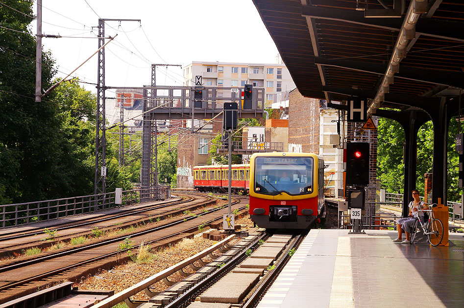 Der Bahnhof Bellevue der Berliner S-Bahn an der Stadtbahn