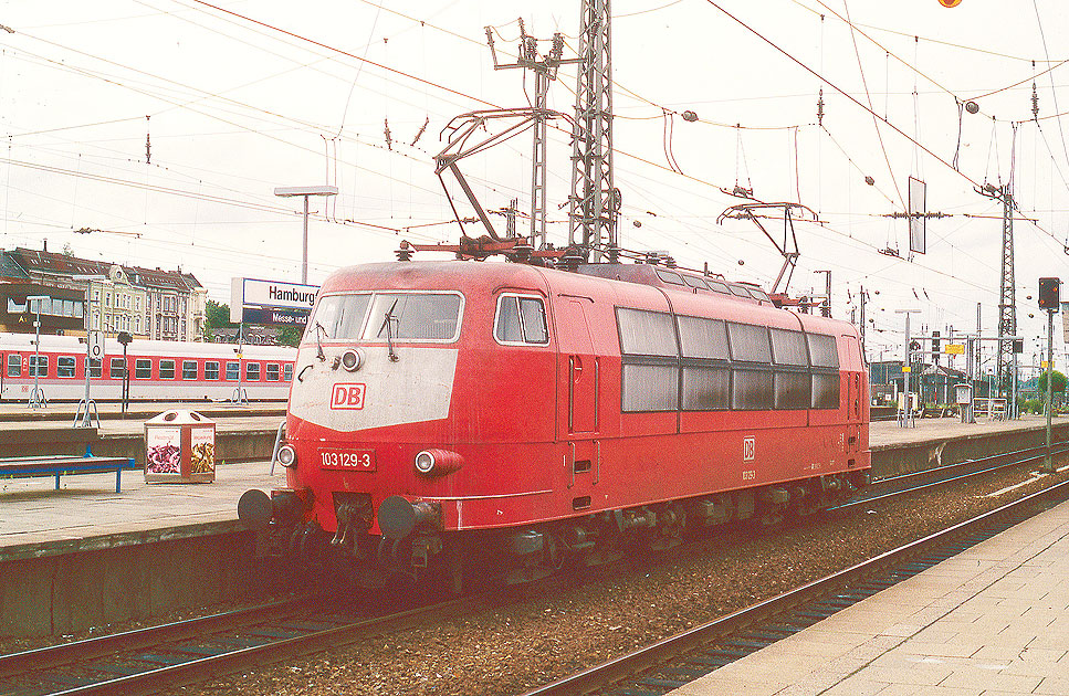 DB Baureihe 103 im Bahnhof Hamburg-Altona