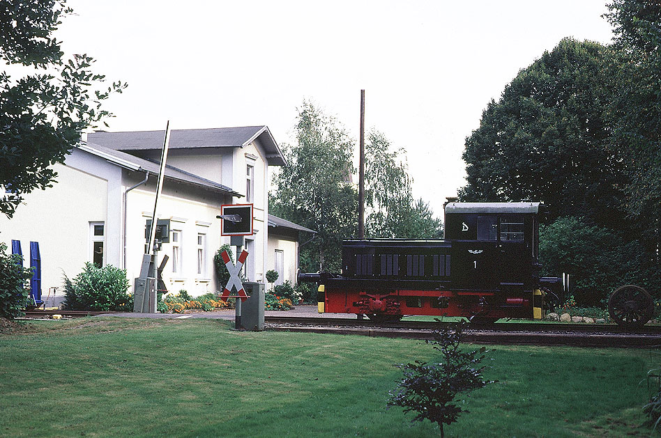 Der Bahnhof Kleinkummfeld mit dem Eisenbahnmuseum der Eisenbahnfreunde Mittelholstein