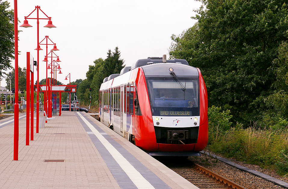 Ein Nordbahn Lint Triebwagen im Bahnhof Neumünster Süd