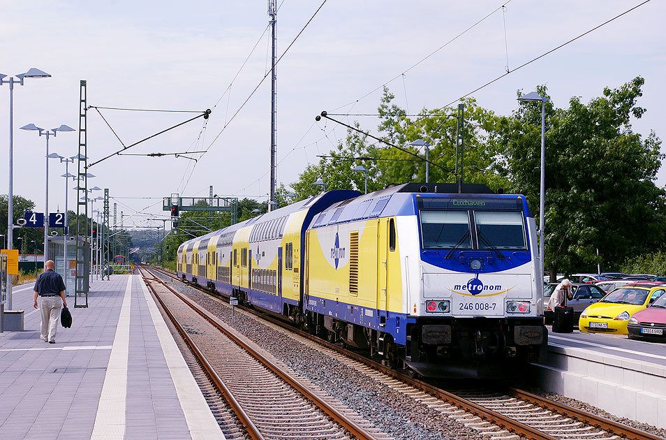 Ein Metronom im Bahnhof Buxtehude - Baureihe 246 Bombardier Traxx Diesellok
