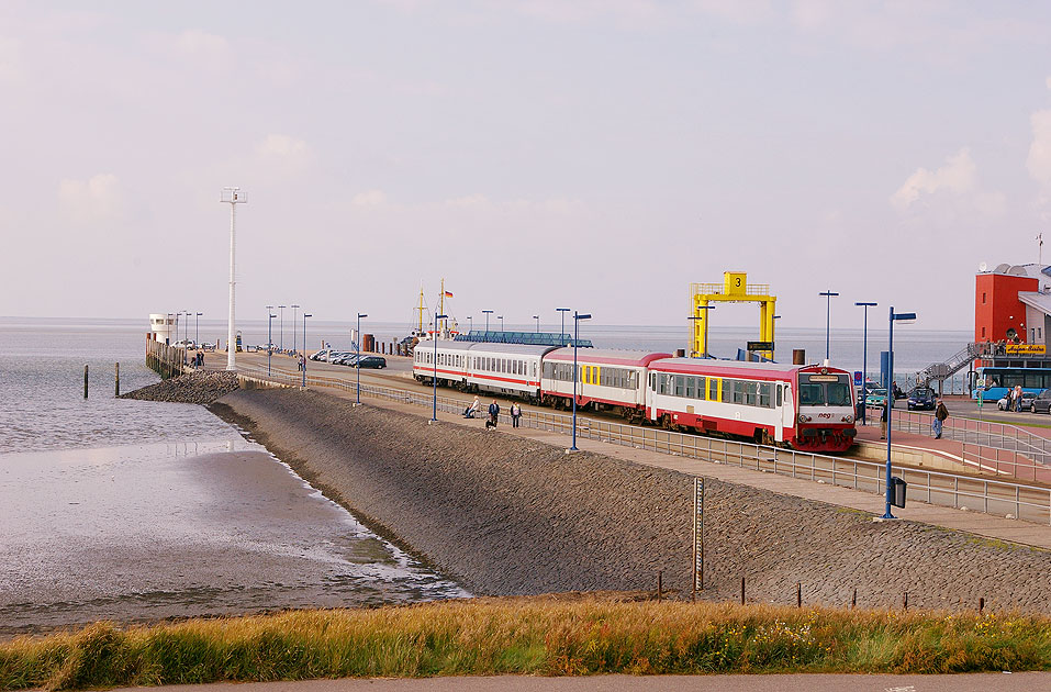 NEG Niebüll - Dagebüll Mole - Bahn im Meer