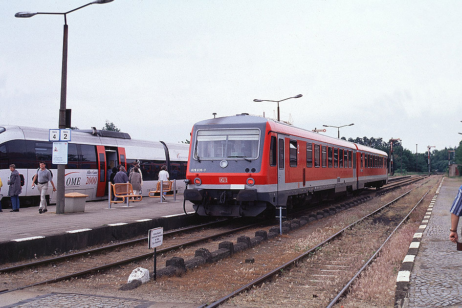Ein DB-Triebwagen der Baureihe 628 im Bahnhof Neustrelitz Süd