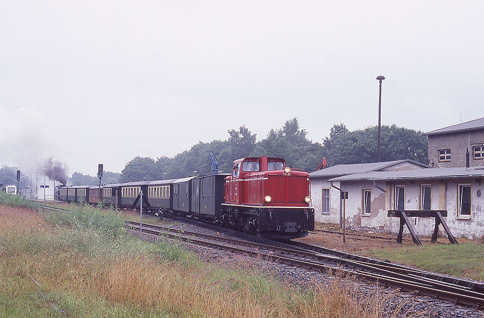 Die DB Baureihe V 51 und später 251 im Bahnhof Putbus auf Rügen