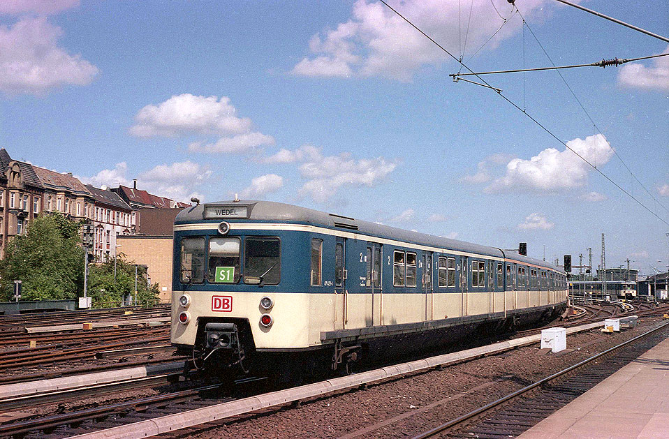 Ein Cannstätter 471 im Bahnhof Hamburg-Altona