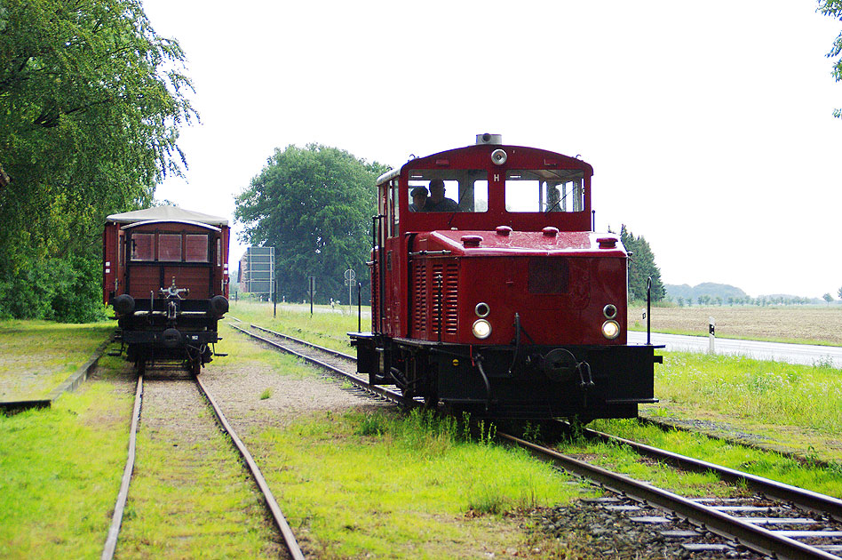 Die DEV Lok V29 im Bahnhof Heiligenberg