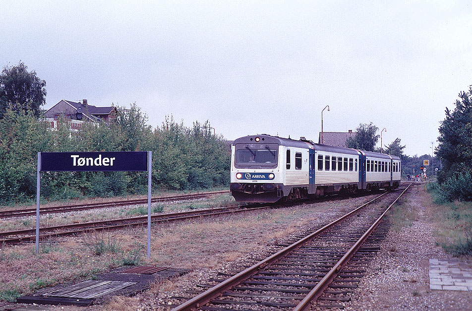 Arriva MR Triebwagen im Bahnhof Tondern - Tønder
