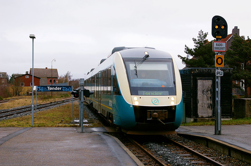 Ein Arriva-Lint im Bahnhof Tondern in Dänemark