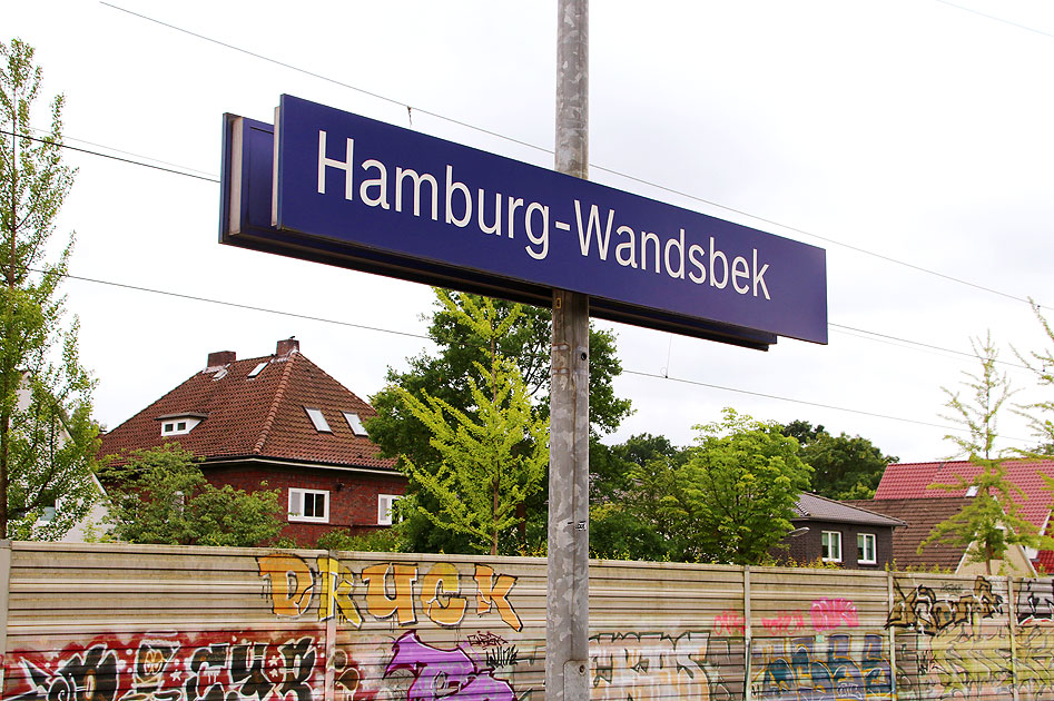 Der Bahnhof Hamburg-Wandsbek - Ein Bahnhofsschild