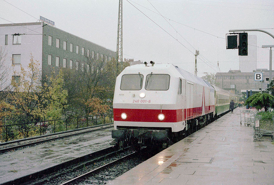Die DB Baureihe 240 im Bahnhof Hamburg-Altona