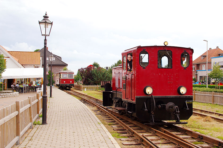 Die DEV Lok Emden im Bahnhof Asendorf