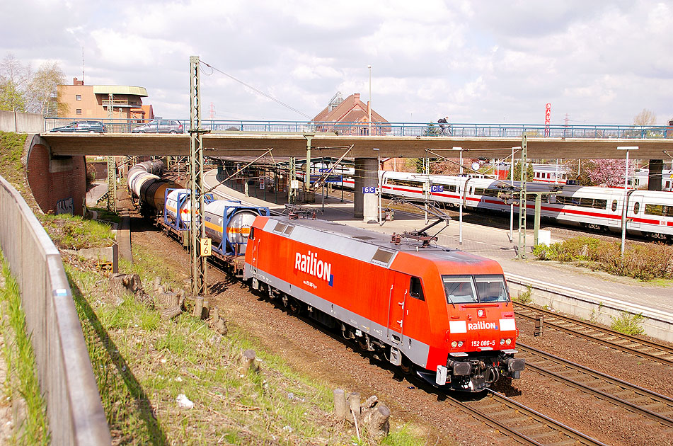 DB Baureihe 152 im Bahnhof Hamburg-Harburg