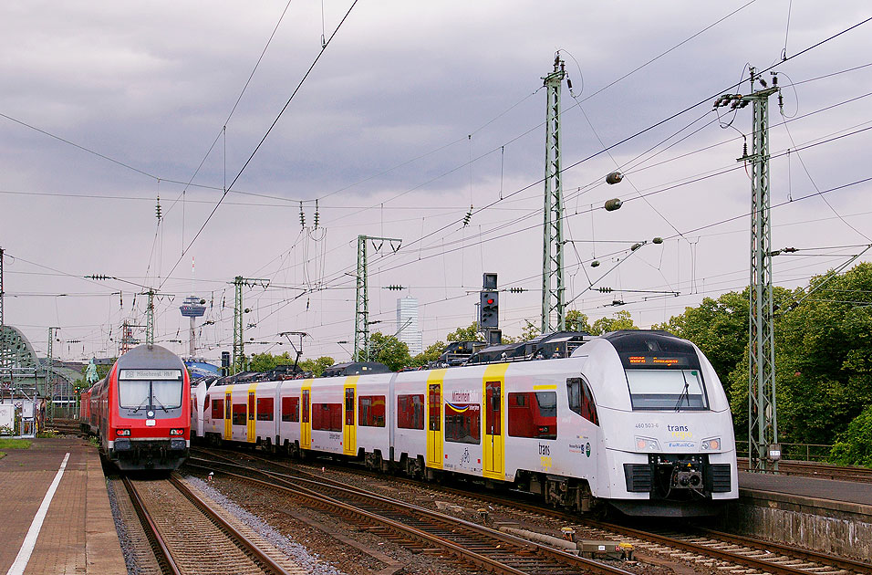 Ein Transregio Triebwagen in Köln-Deutz
