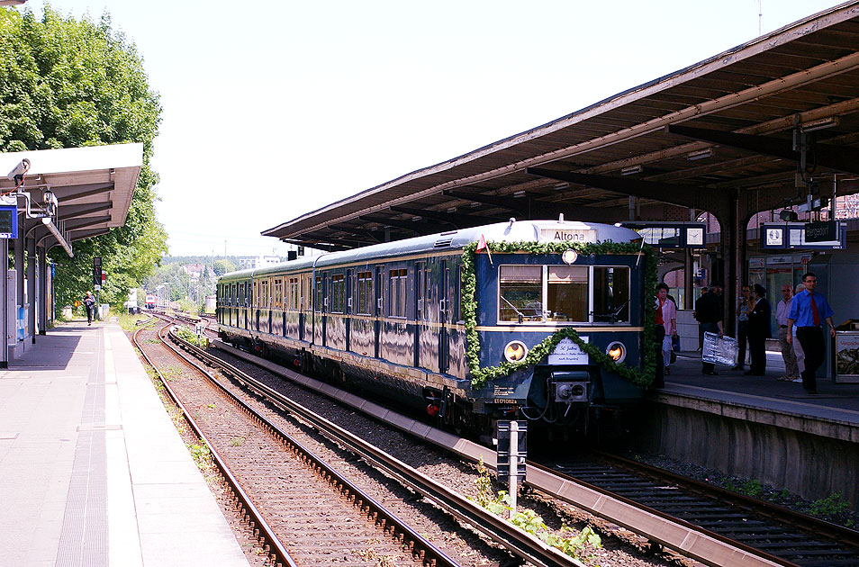 DB Baureihe 471 im Bahnhof Hamburg-Bergdorf