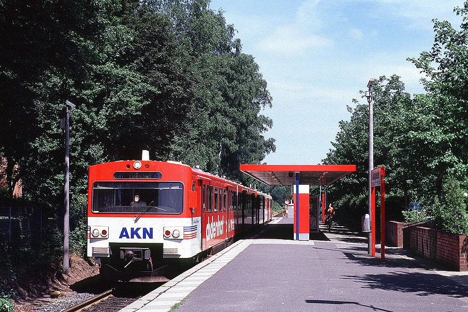 Zwei VTA Triebwagen der AKN im Bahnhof Burgwedel