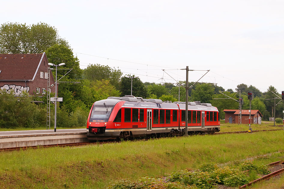 Ein Lint-Triebwagen im Bahnhof Flensburg