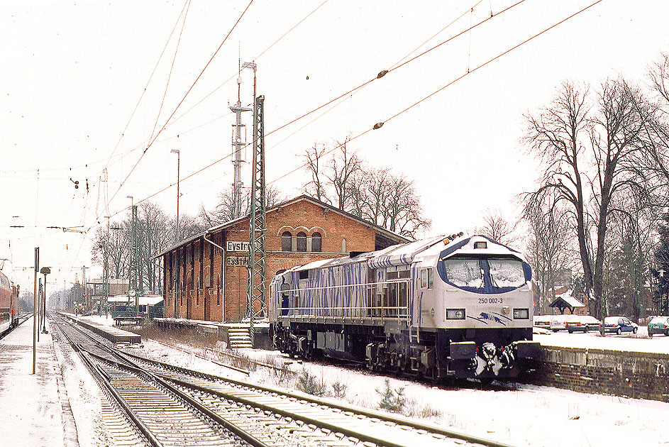 Ein OHE Blue Tiger im Bahnhof Eystrup