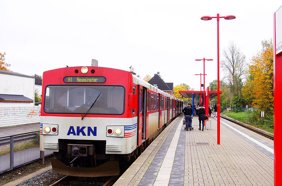 Bahnhof Schnelsen der AKN mit einem VTA