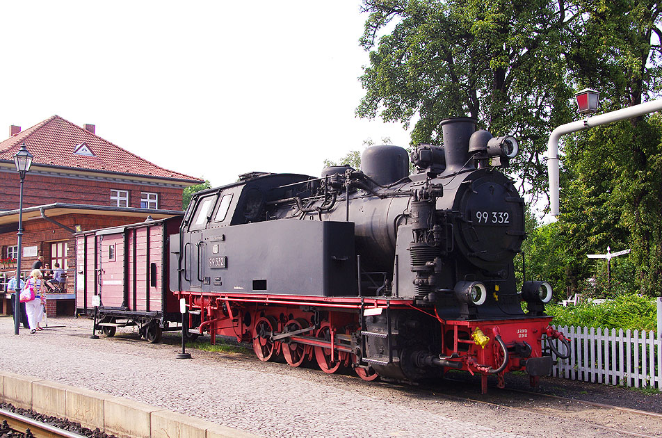 Die Dampflok 99 332 im Bahnhof Kühlungsborn West
