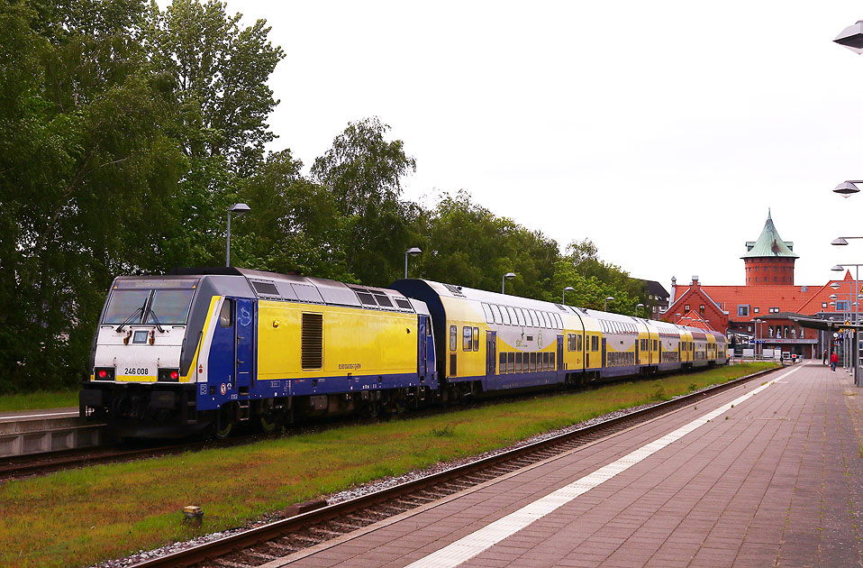 Eine Lok der Baureihe 246 von Start im Bahnhof Cuxhaven